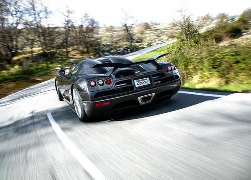 In total the Koenigsegg CCXR Edition produces over 350 kg of downforce at 
