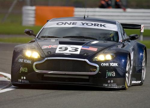 ASTON MARTIN V8 Vantage