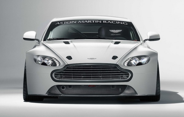 aston-martin-v8-vantage-gt4_2