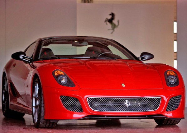 ferrari-599_gto_2011_1280x960_wallpaper_24