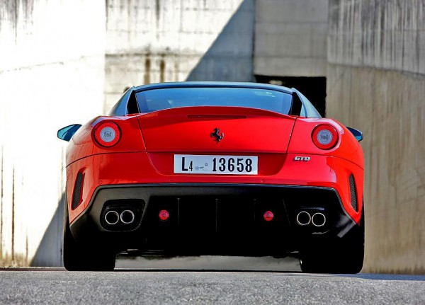 ferrari-599_gto_2011_1280x960_wallpaper_441