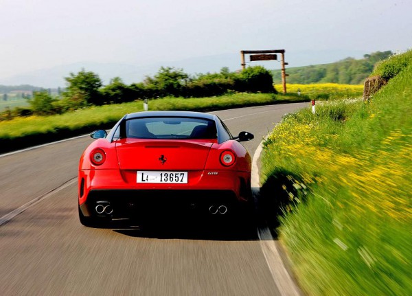 ferrari-599_gto_2011_1280x960_wallpaper_45