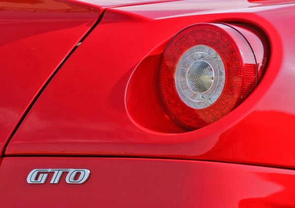 ferrari-599_gto_2011_1280x960_wallpaper_611