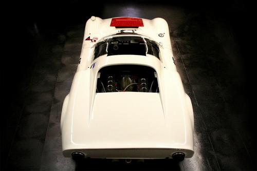 PORSCHE 910