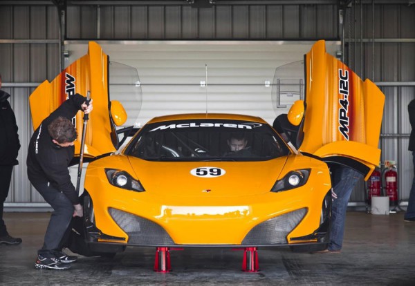 mclaren-mp4-12c-gt3-front-2