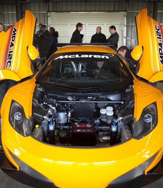 mclaren-mp4-12c-gt3-front