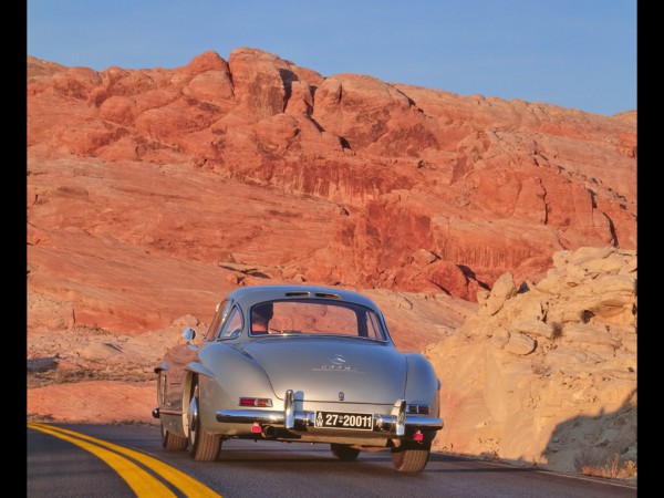 mercedes-benz-300-sl-coupe-rear-road-rock-1024x768