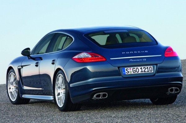 porsche_panamera_leaked_shots_003-1122-950x673